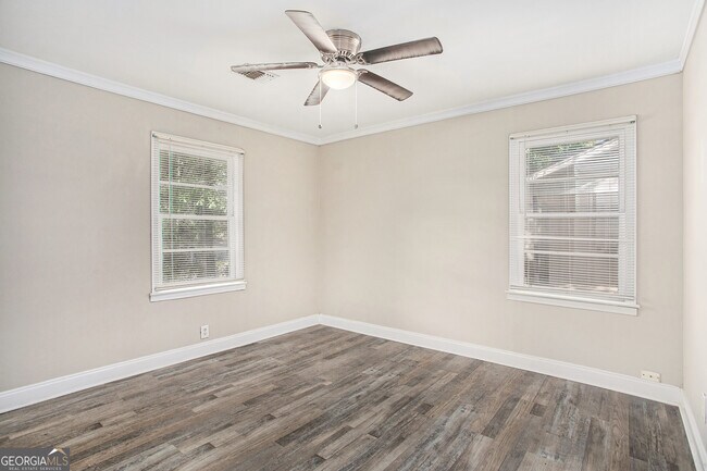 Building Photo - 3718 Daisy Dr