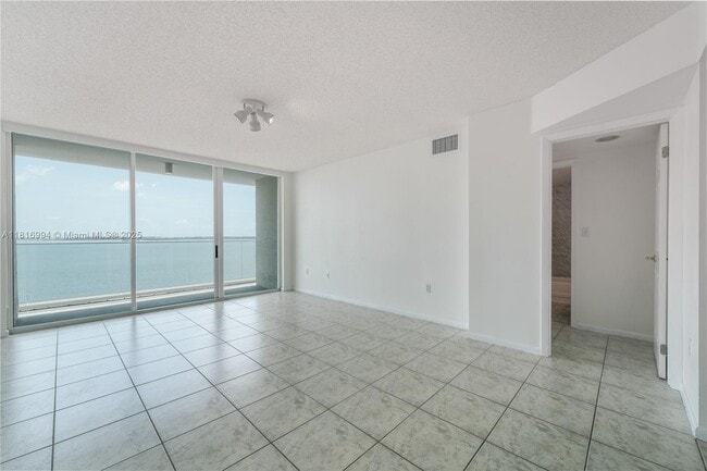 Building Photo - 800 Claughton Island Dr
