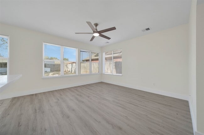 Building Photo - 5303 Bay Pines Dr