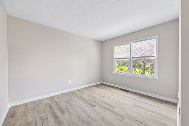Building Photo - 439 Wynridge Dr