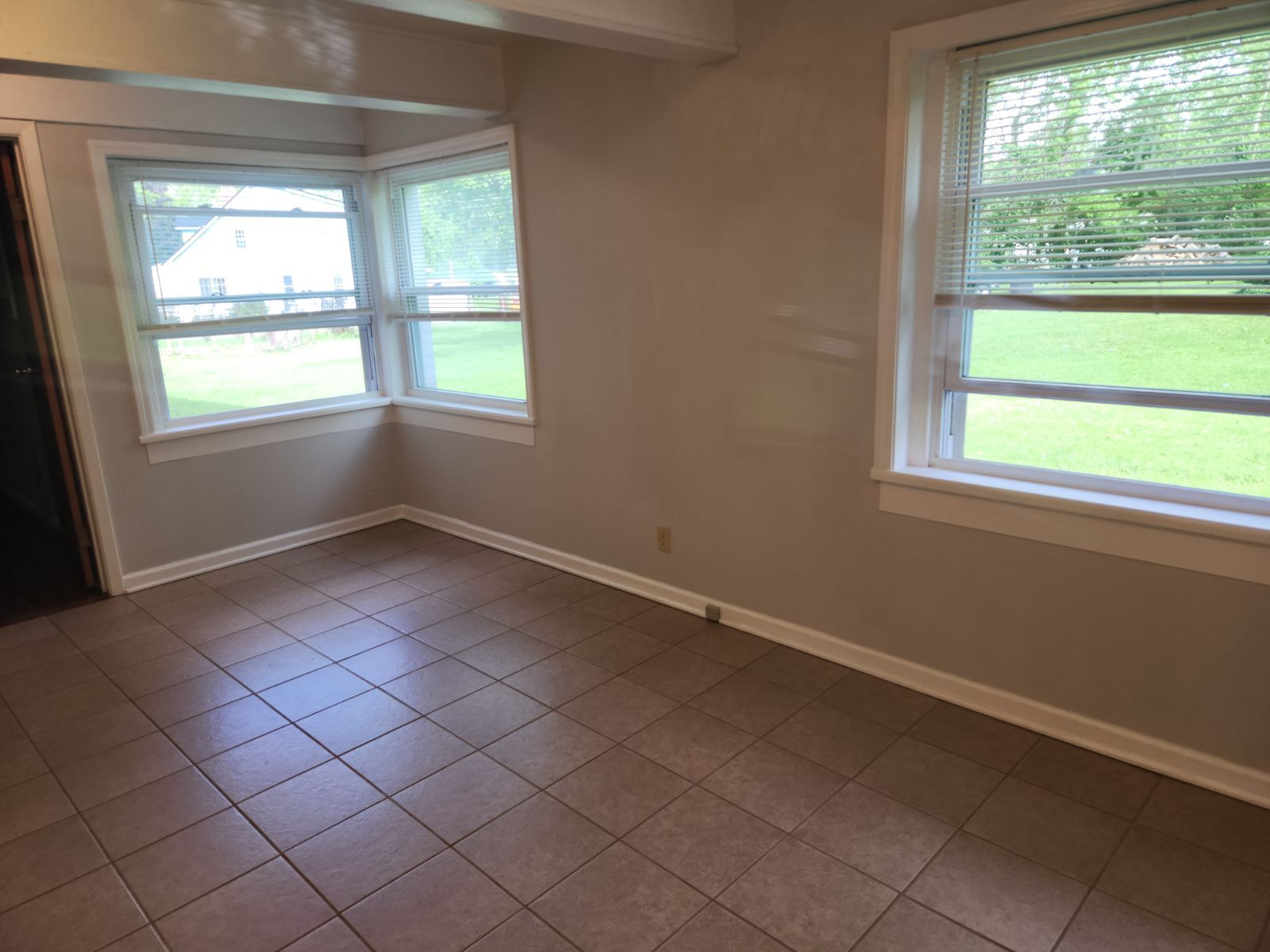 Building Photo - 5365 Van Buren Bay Ct