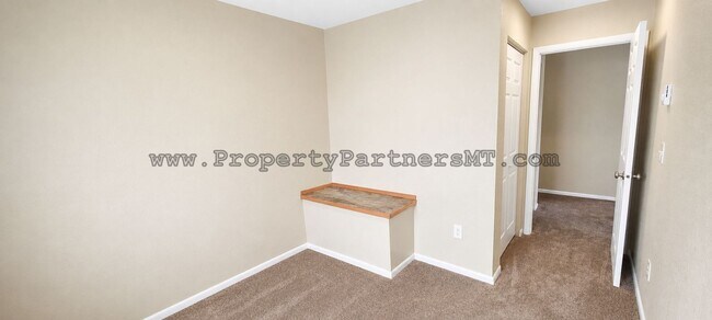 Building Photo - 107 7th St