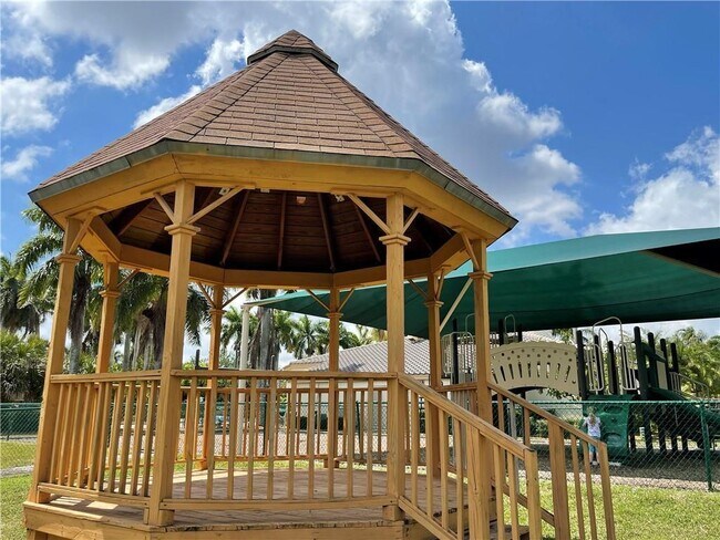 Building Photo - 777 NW 151st Ave