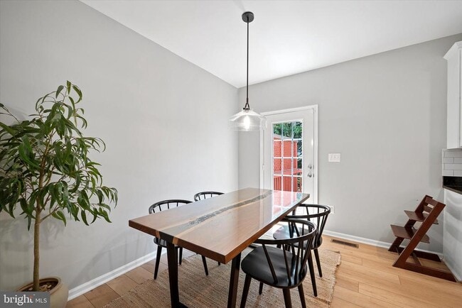 Building Photo - 43459 Laidlow St