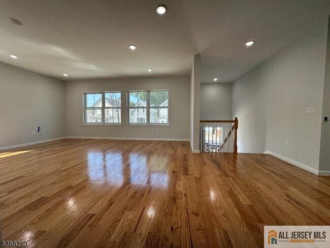 Building Photo - 476 Meade St