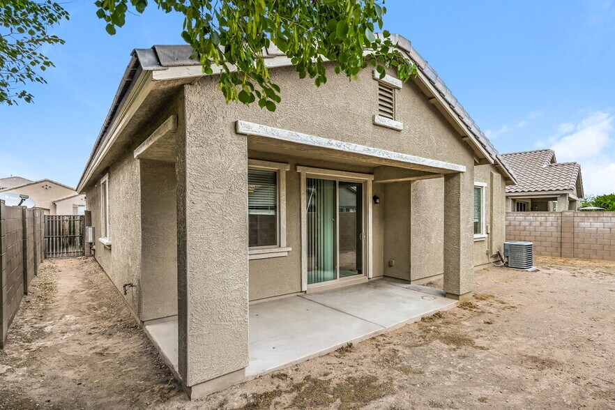 Building Photo - 12051 W Tether Trl