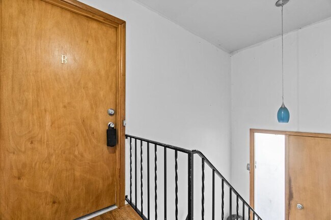Building Photo - 1549 Oakland Park Ave