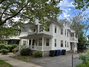 Building Photo - 140 Yale St