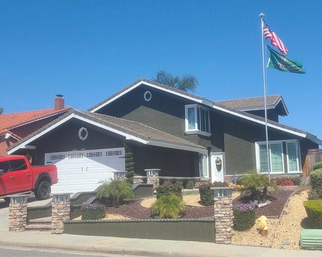 Primary Photo - 22 Ridge Crest Cir