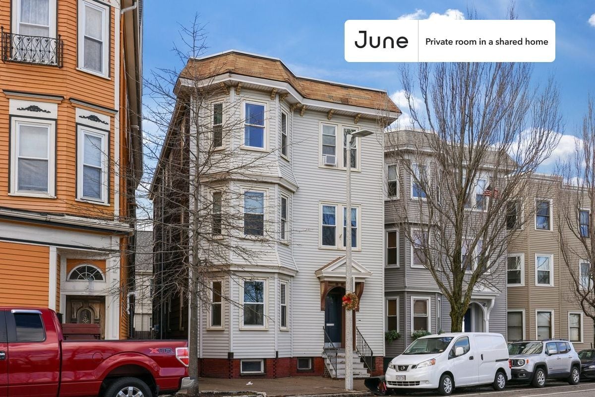 Building Photo - Room in Shared 3 bed/1 bath home