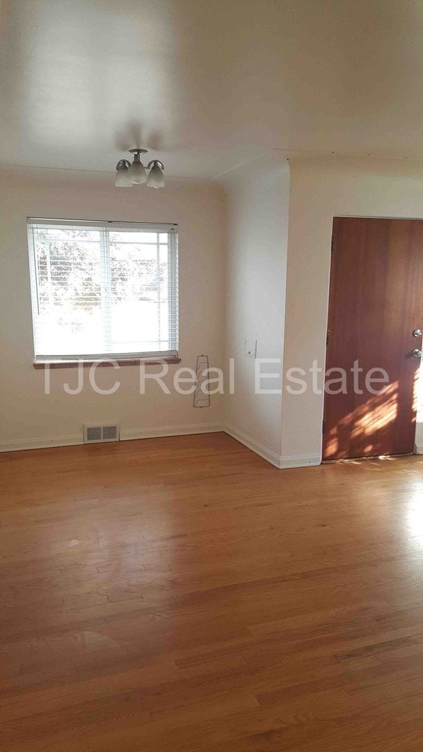 Building Photo - 1215 S Jackson St