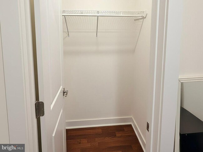 Building Photo - 1754 N Randolph St