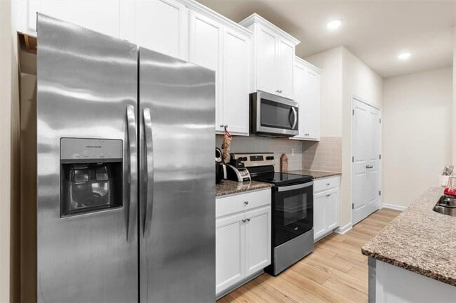 Building Photo - 1144 Westhampton Wy