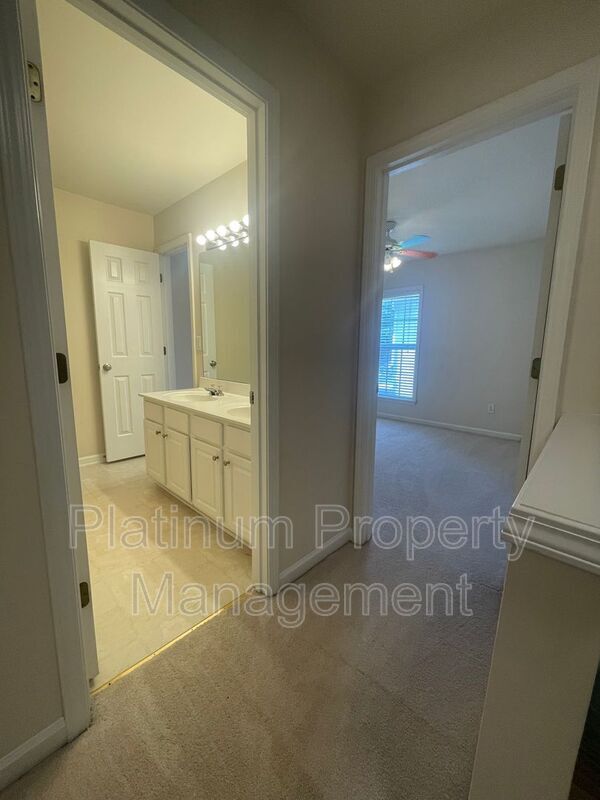 Building Photo - 165 Friars Head Dr NE