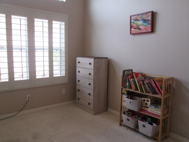 Building Photo - Unfurnished - 1 Year Rental