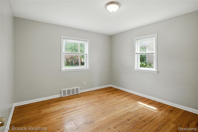 Building Photo - 25301 Ford St