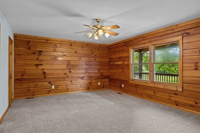 Building Photo - 126 George Jones Rd