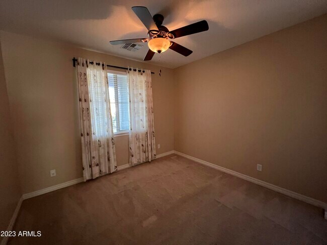 Building Photo - 2467 E Orleans Dr