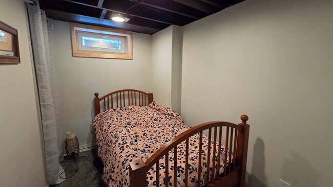 Building Photo - 542 Whitney Ave