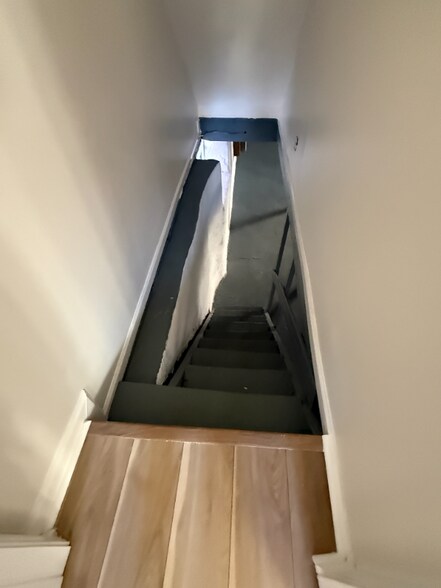 Building Photo - 6304 Desmond St