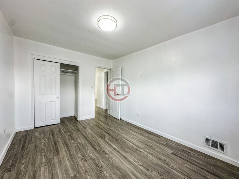 Building Photo - 1463 Stadium Ave