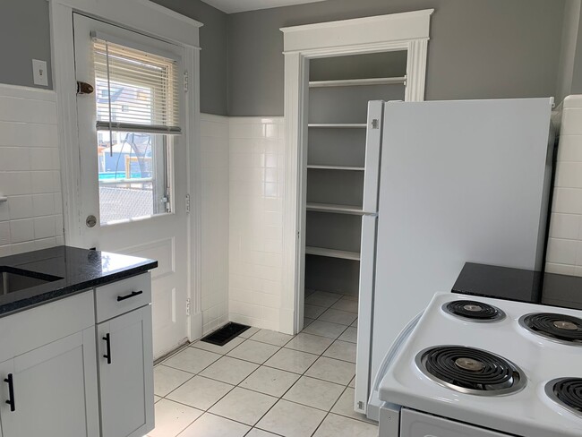 Building Photo - Norwood Duplex W/ Driveway Parking