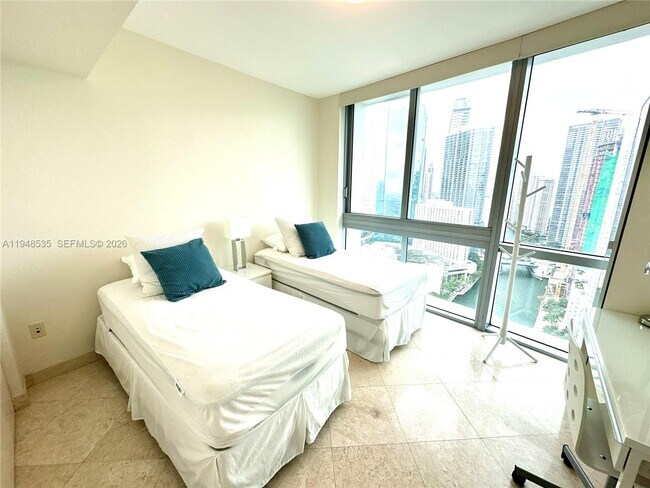 Building Photo - 350 S Miami Ave