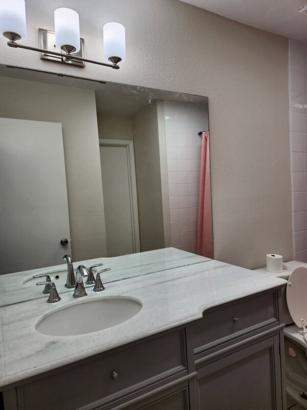 Building Photo - 514 Hughes Dr