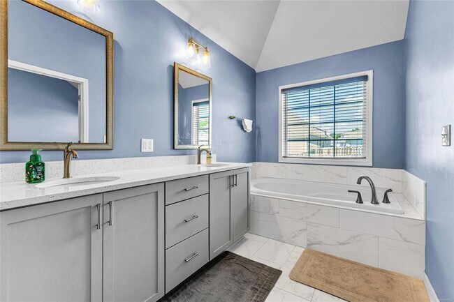 Building Photo - 816 Hedgefield Way