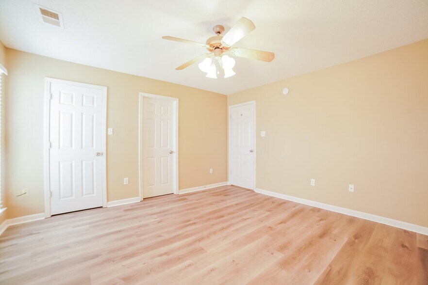 Building Photo - 6932 Wrenwood Dr