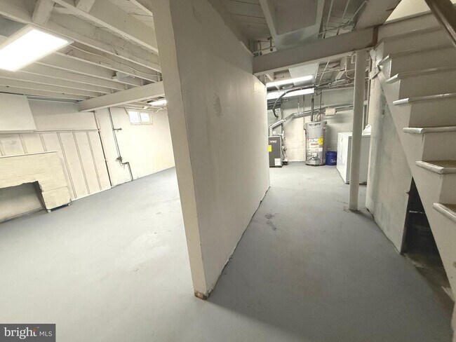 Building Photo - 804 Radnor Ave