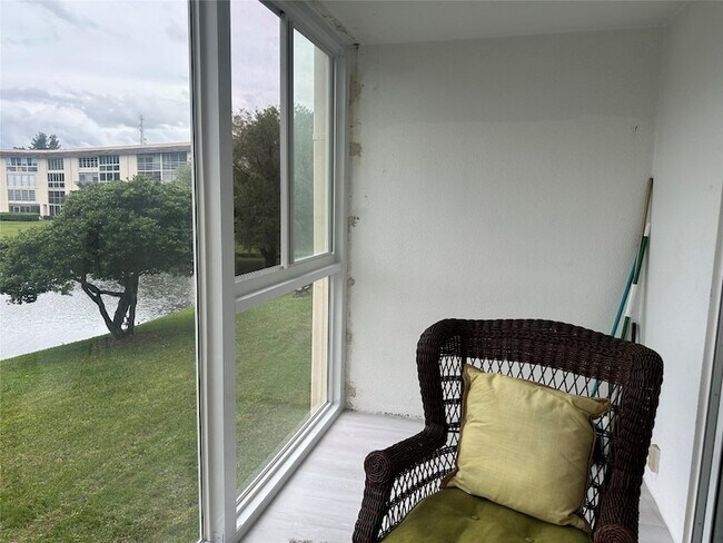 Building Photo - 1902 Bermuda Cir