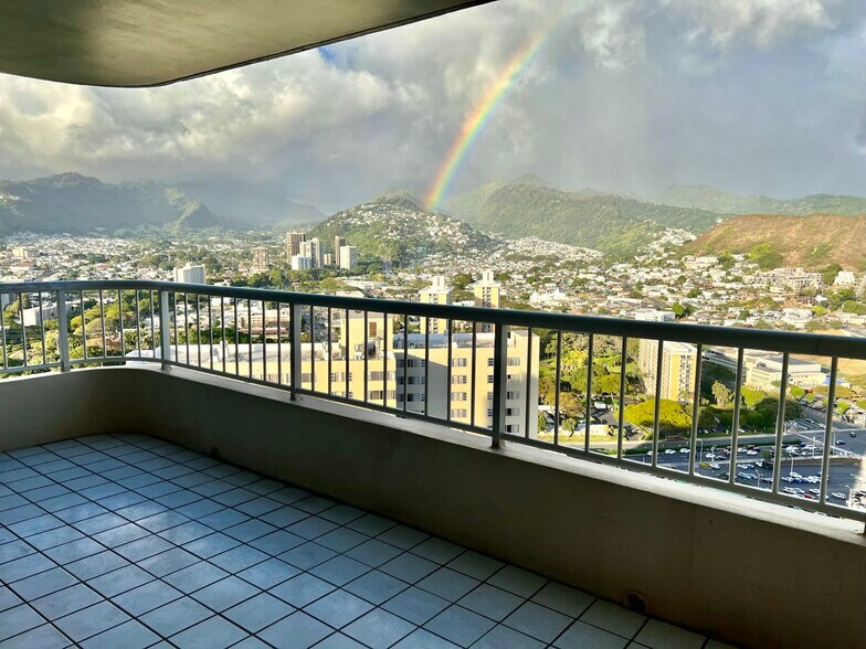 Building Photo - 1212 Nuuanu Ave