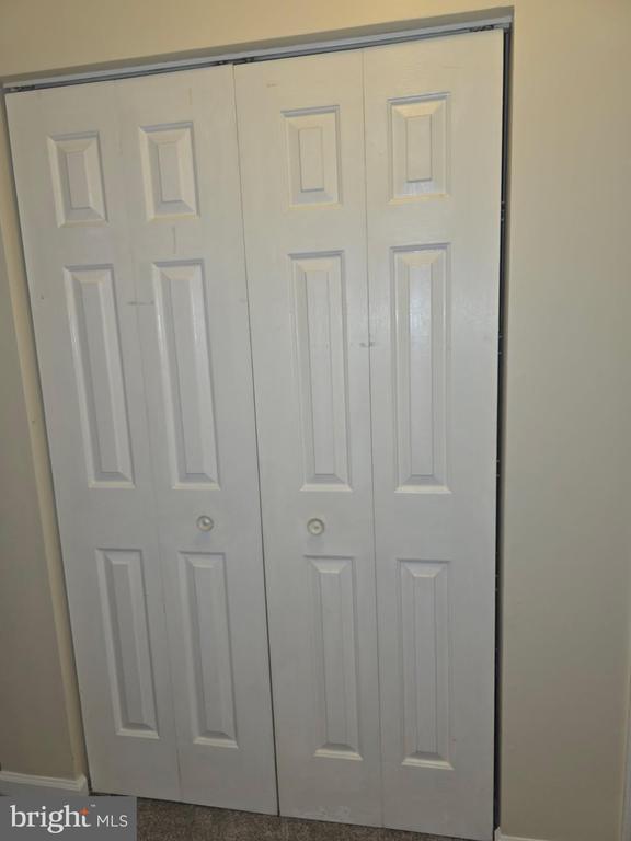 Building Photo - 24 Woodcrest Ct