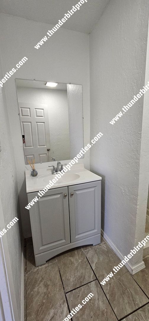 Building Photo - 534 Charleston St SE