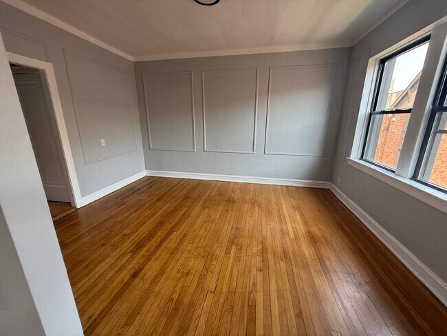 Building Photo - 5250 S Drexel Ave