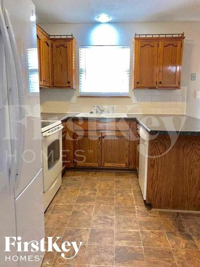 Building Photo - 2035 NE Cookson Ct