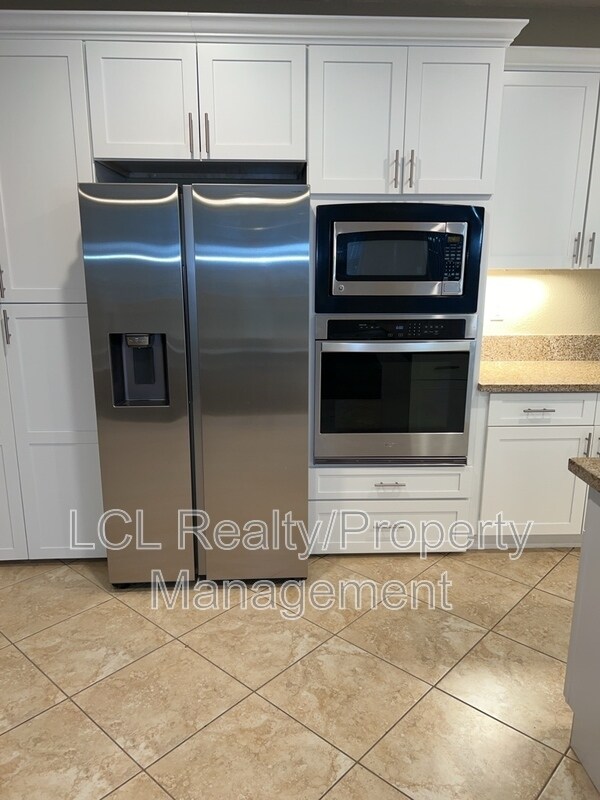 Building Photo - 30364 Skipstone Way