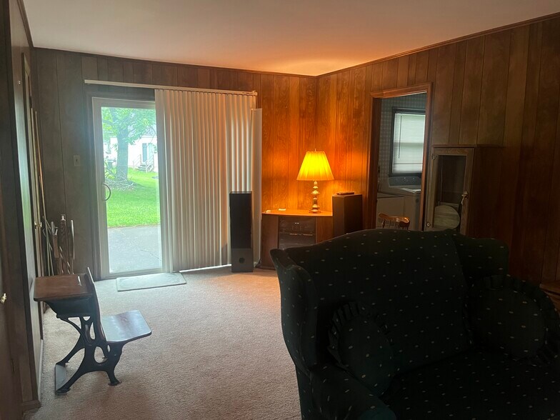 Building Photo - 2133 Dapple Dr