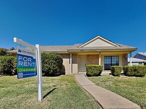 Building Photo - 7621 Pebble Beach Dr