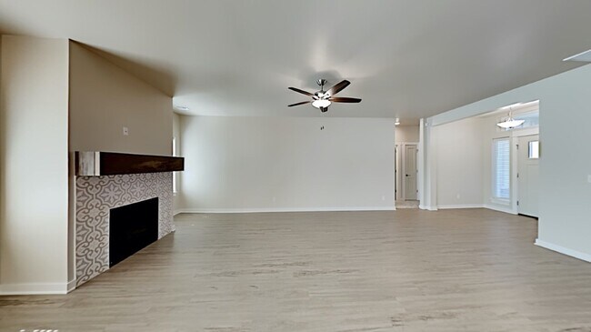 Building Photo - A Nice 3 Bedroom 2.5 Bathroom Custom Home ...