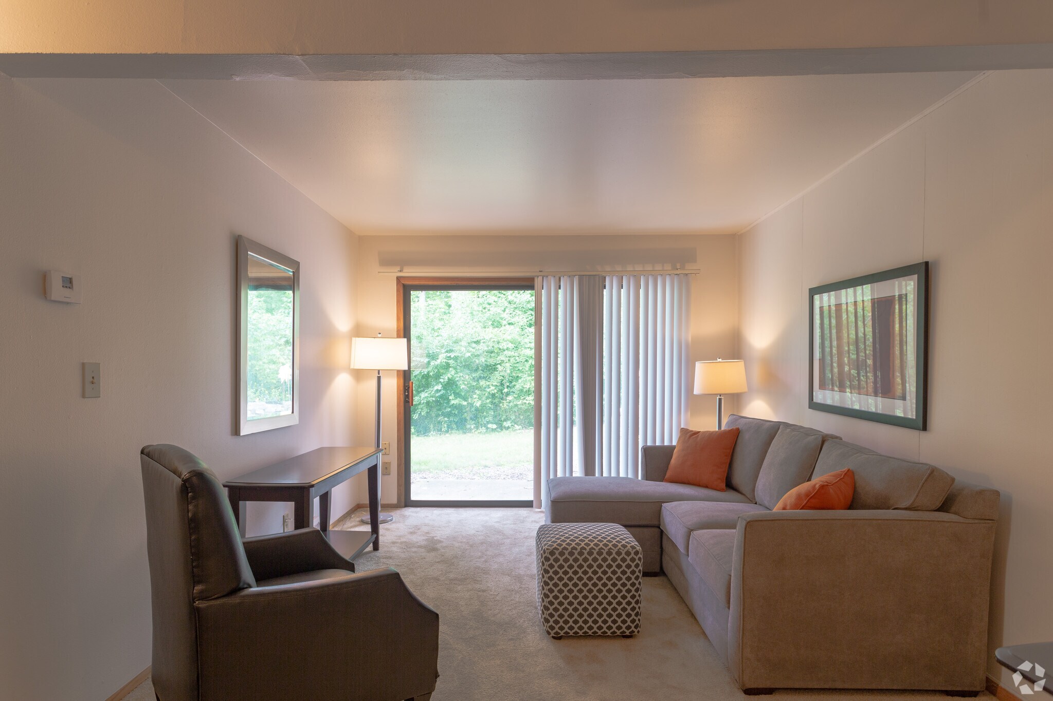 Southgate 3000 W Howard Ave Milwaukee WI 53221 Apartment Finder