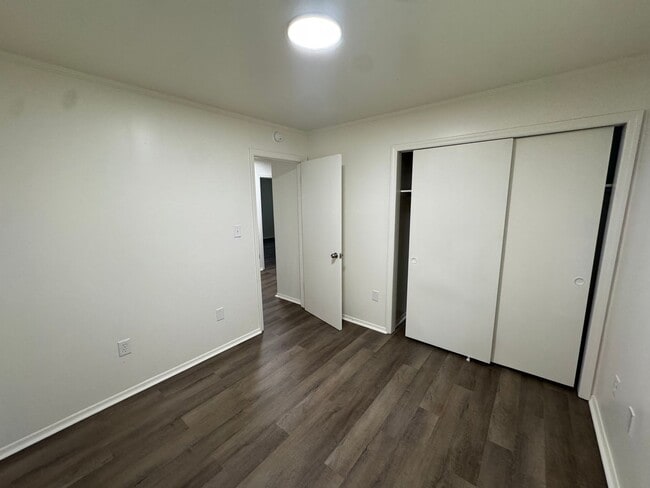 Building Photo - Commanche St Duplex