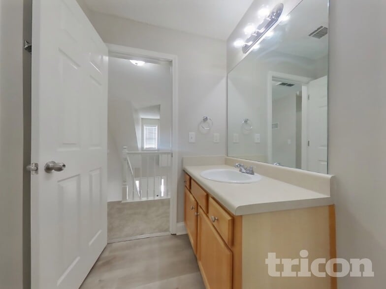 Building Photo - 104 Legend Creek Hollow