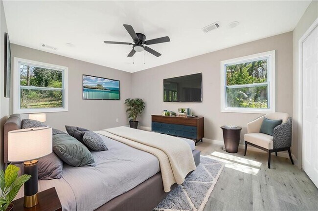 Building Photo - 665 S Eugenia Pl NW