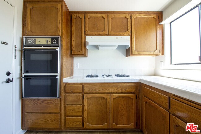 Building Photo - 1735 N Dillon St