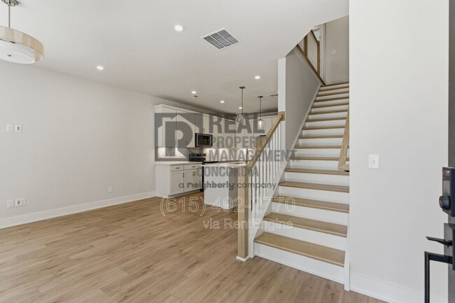 Building Photo - 110 Zola Aly