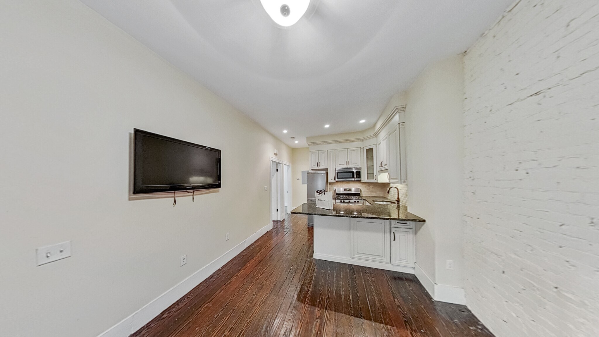 Building Photo - 2 Carmel St