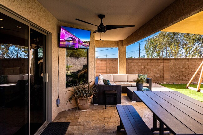 Building Photo - 820 Avalon Ave