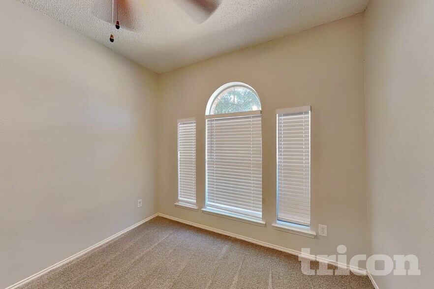 Building Photo - 6313 Downeast Dr